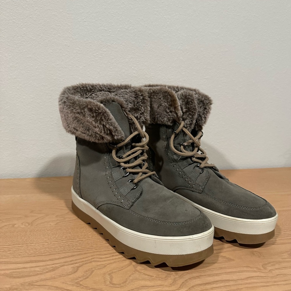 Cougar Vanetta Snow Boots size 9